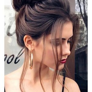 Meet your Posher, Catia